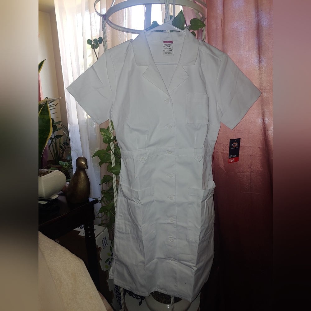 Nwt Dickies 'EDS' everyday scrubs. This is actually a dress! 💖